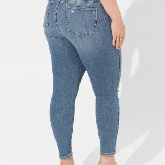 Torrid Bombshell Skinny Premium Stretch High-Rise Destructed Jean 22R - Picture 3 of 16